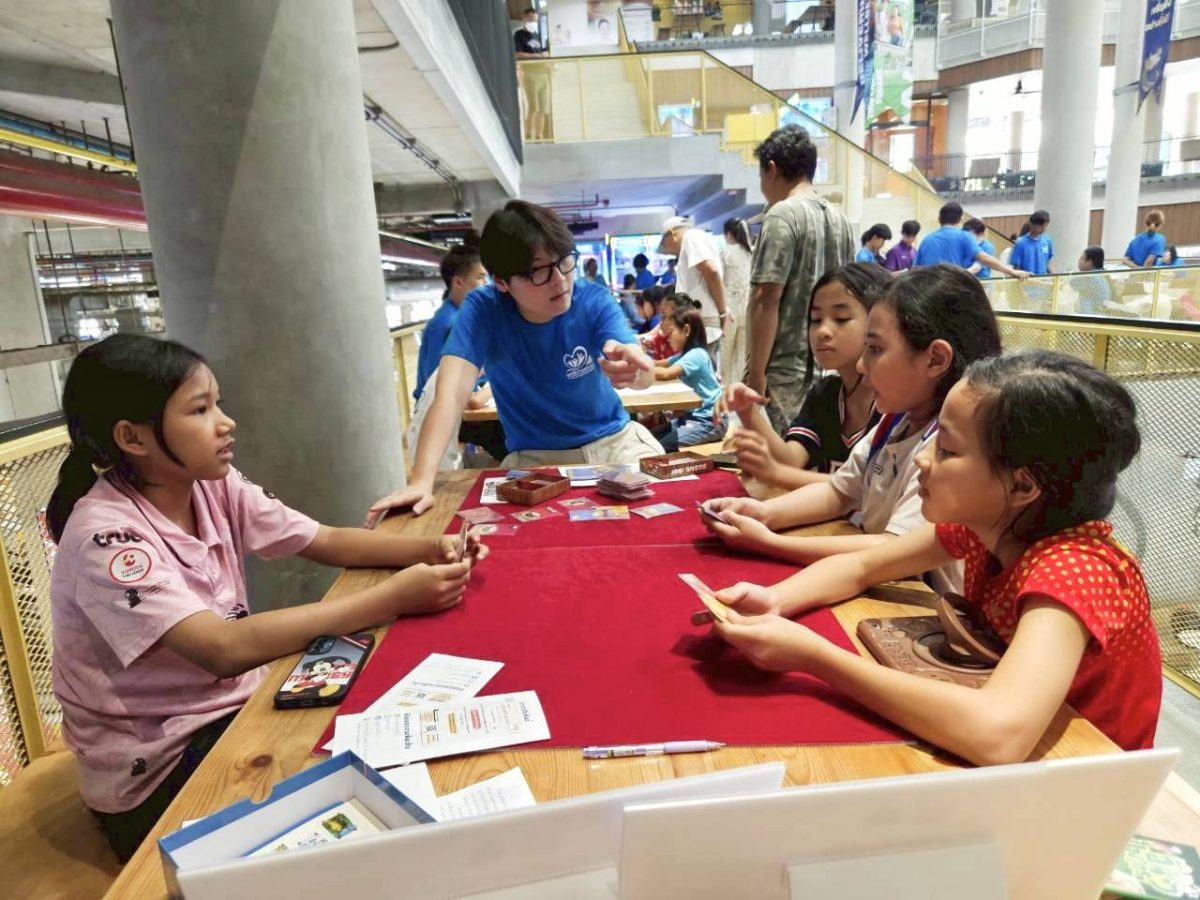 มูลนิธิบ้านพลังรักเปิดสอนภาษาไทยและอังกฤษฟรี พร้อมจัดกิจกรรม สุขใจผู้ให้ อิ่มใจผู้รับ