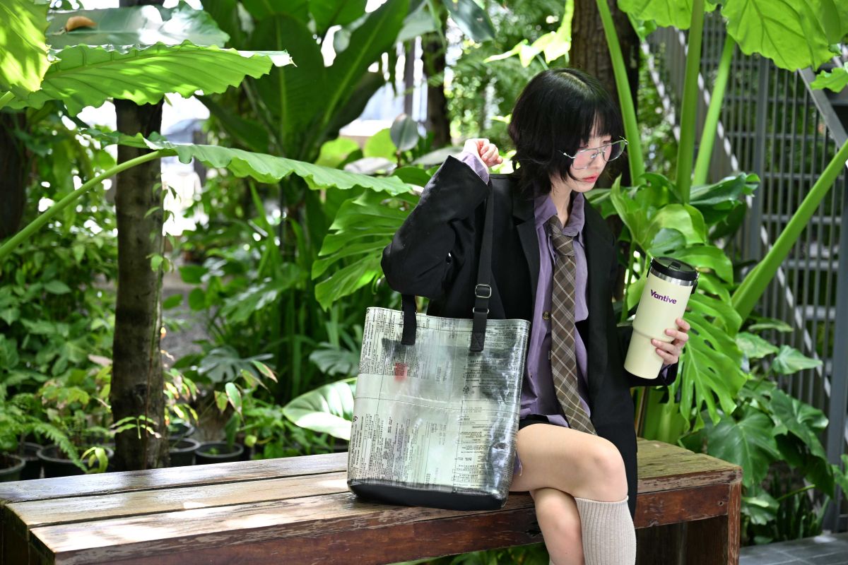 เมื่อถุงน้ำยาล้างไตใช้แล้ว กลายเป็นแฟชั่นไอเทม: เบื้องหลังโครงการความร่วมมือระหว่าง แวนทีฟ และ มหาวิทยาลัยเกษตรฯ ที่มอบชีวิตใหม่ให้วัสดุเหลือใช้