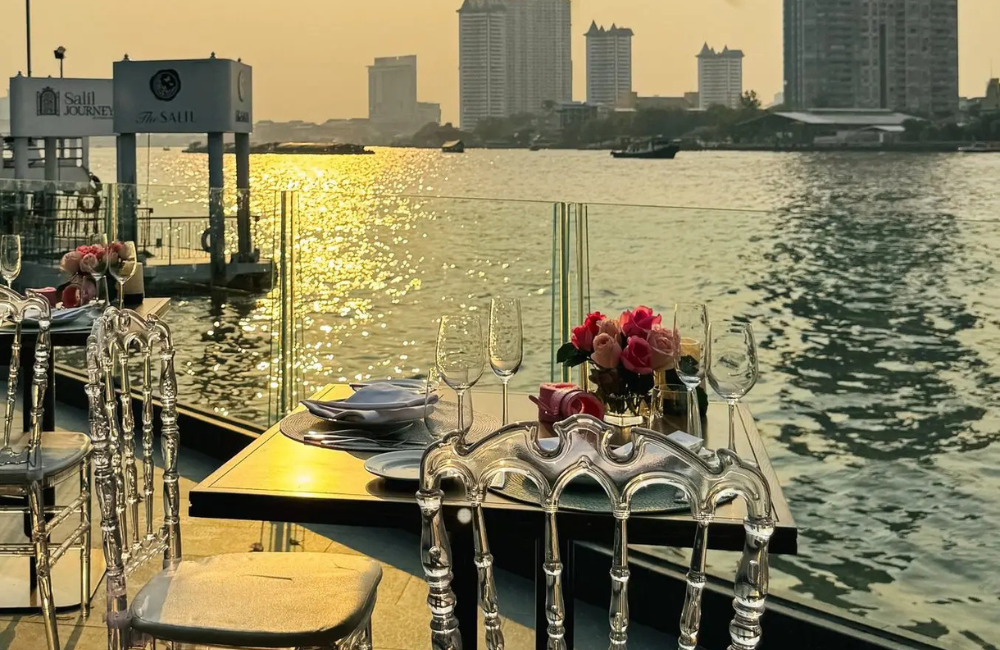 A Food Lover's Guide to Bangkok Riverside Dining: Hidden Gems & Culinary Icons