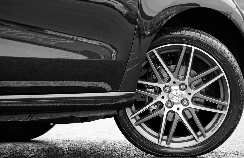 PIRELLI P ZERO ดีไหม ทำไมเป็นยางสปอร์ตที่คนใช้รถไม่ควรมองข้าม