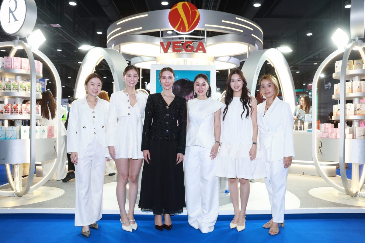นางสาวมนัชญา เตชะเวชเจริญ กรรมการบริหารฝ่...