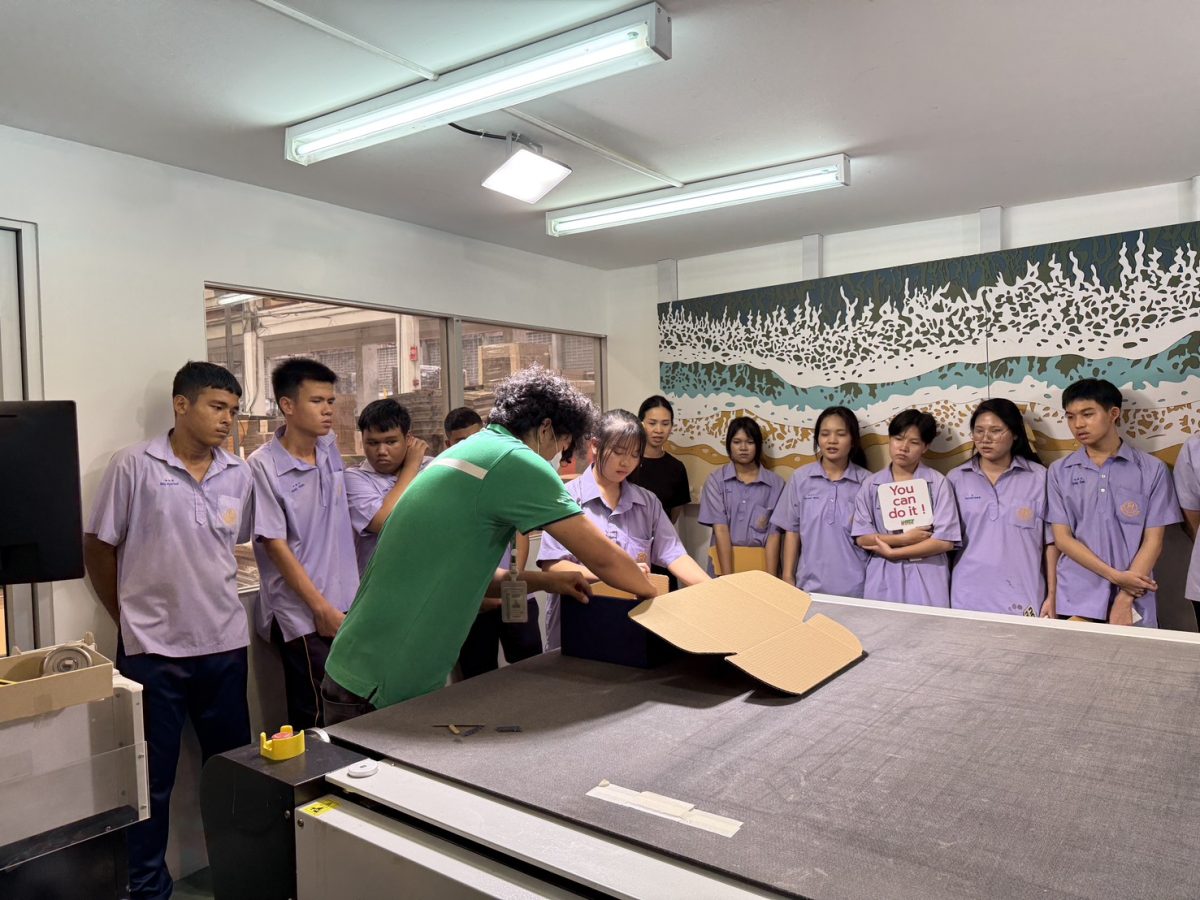 บริษัท อินเตอร์ไฟเบอร์ คอนเทนเนอร์ จำกัด เปิดบ้านต้อนรับนักเรียนโรงเรียนปัญญาวรคุณ เรียนรู้กระบวนการผลิตกล่องกระดาษลูกฟูก พร้อมแนะแนวอาชีพ