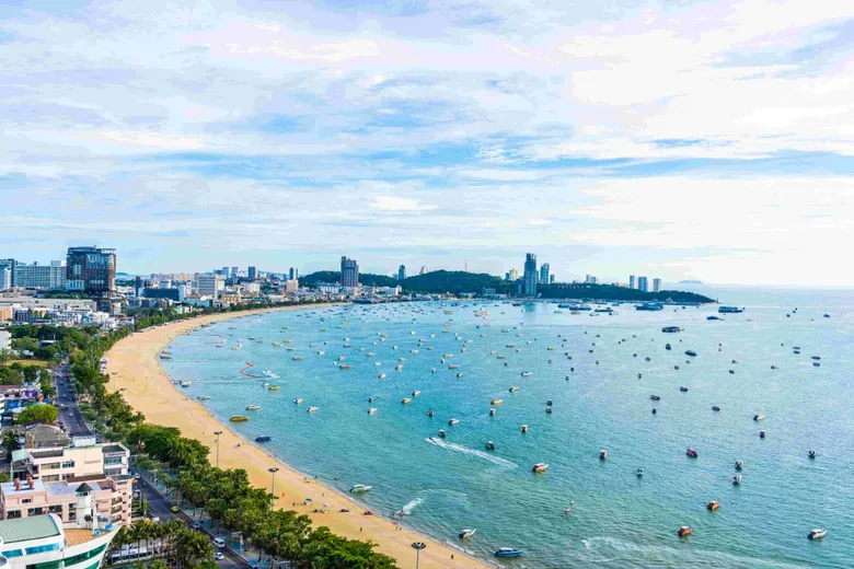 กระแส Staycation ในไทยมาแรง Traveloka เผย "กระบี่" ครองแชมป์ยอดจองโตทะลุ 2 เท่า ตามด้วยหัวหินและพัทยา