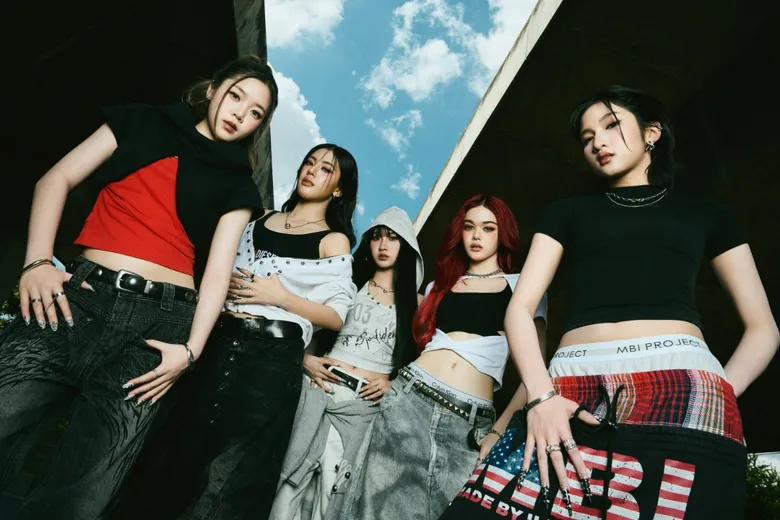 เดบิวต์แล้ว! 5 สาว "TACE" ก้าวสู่ศิลปินอย่างเต็มตัว เปิดตัวซิงเกิลแรก "Mask On" บนเดบิวต์สเตจสุดอลังการ เสิร์ฟเพอร์ฟอร์แมนซ์สะกดทุกสายตา