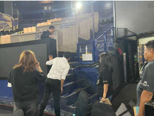 นายสมานมิตร แยงไธสง ผู้อำนวยการเขตป้อมปรา...