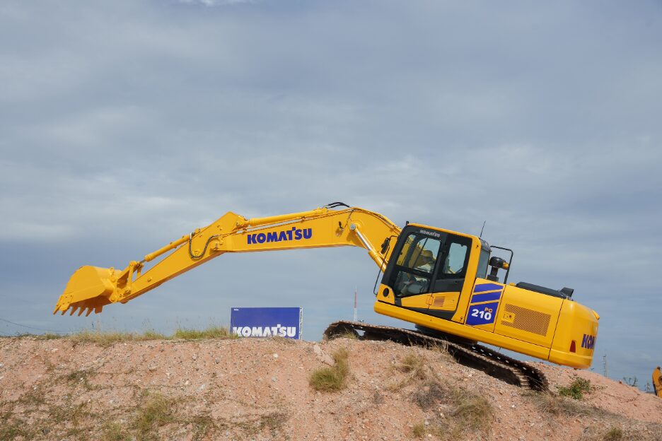 Komatsu เปิดตัวรถขุดไฮดรอลิครุ่นใหม่ PC200-11M2 และ PC210-11M2 ยกระดับทุกไซท์งาน