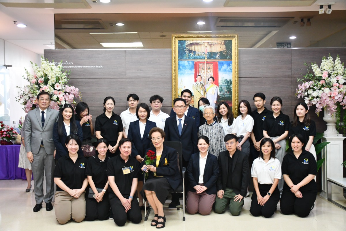 คณาจารย์และนิสิตคณะทันตแพทยศาสตร์ มหาวิทย...