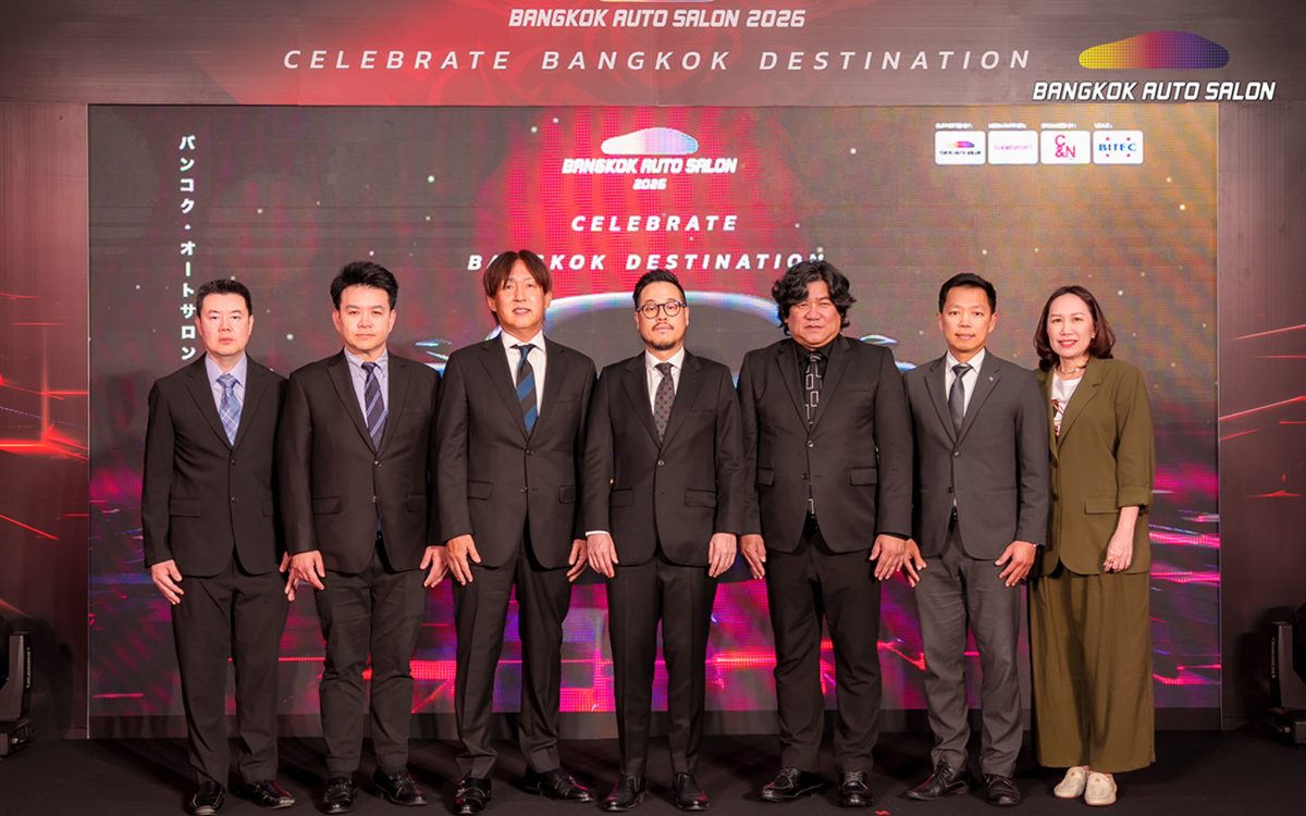 นายวรรคสร โหลทอง รองประธานการจัดงาน และกร...