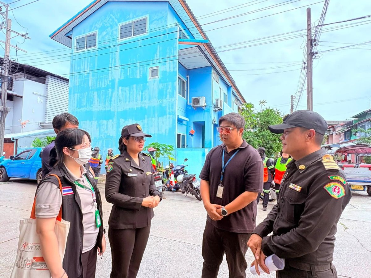 นายเรืองศักดิ์ สายสิงห์ทอง ผู้อำนวยการเขตประเวศ กทม...