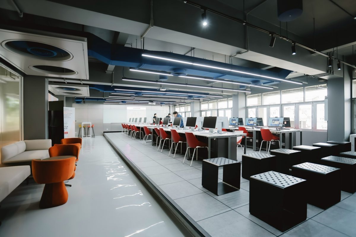 ม.กรุงเทพ เปิด "AI Experience Centre for Business" ปั้น AI-Native Business Talent ผ่าน AI-Powered PC