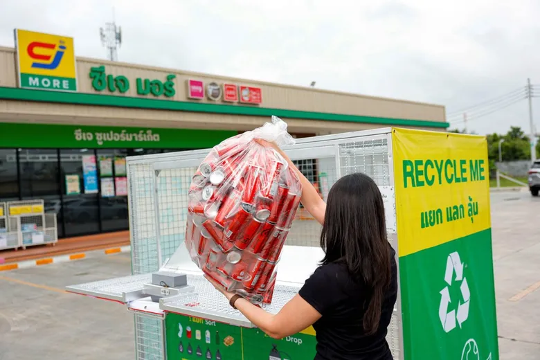 ThaiNamthip Coca-Cola Partners with CJ MORE to Expand "Coke Recycle Me with Trash Lucky," Bringing Recycling Drop-Off Points Closer to Local Communities