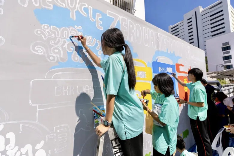 เดอะ สตรีท รัชดา ผนึก กทม.-เขตดินแดง-ชุมชน เปลี่ยนกำแพงเป็น Public Art