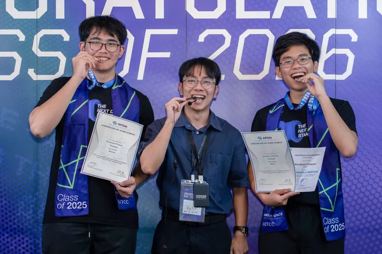 นักศึกษาทุน Harbour.Space@UTCC ผงาดเวทีโอลิมปิก AI คว้าเหรียญเงิน-ทองแดง APOAI 2026 พร้อมรางวัลชมเชย IOAI 2026 ณ ประเทศาซัคสถาน