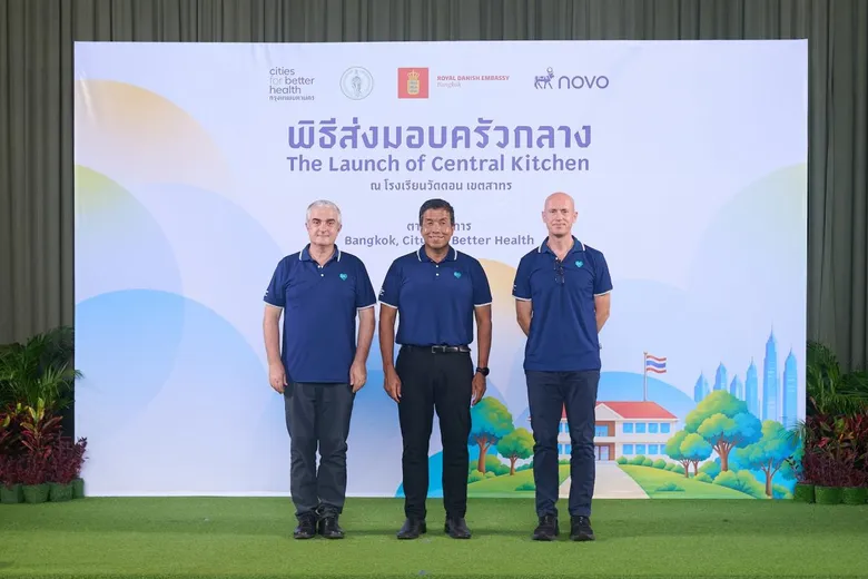 จากหนึ่งครัวกลางสู่เจ็ดโรงเรียนและนักเรียนอีก 1,500 คน กรุงเทพมหานครเปิดตัวครัวกลางเพื่อส่งมอบอาหารเพื่อสุขภาพและลดโรคอ้วนในเด็ก