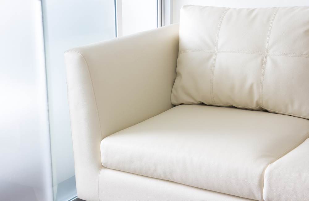 เลือกโซฟาโทนสีอ่อนหรือสีพาสเทล 