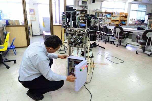 นักวิจัยไทย คิดค้น PMK “หุ่นยนต์เสริมพลังแขน” PMK “Robotic Exoskeleton Hand”