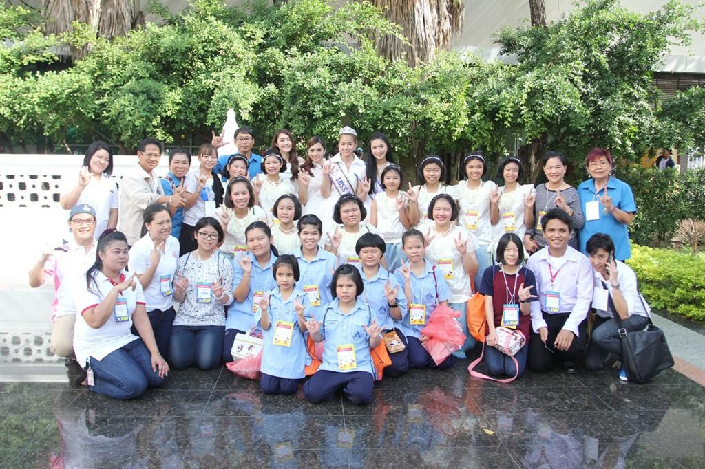 มายด์-พัฒนิดา มิสทีน ไทยแลนด์ 2014 นำทีม มิสทีนไทยแลนด์ ส่งความสุข ในงานฉลองเด็กแห่งชาติ 2559 รัฐสภา