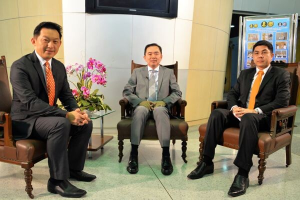 ภาพข่าว: อธิบดีกรมธนารักษ์และรองกรรมการผู้จัดการ ธอส. ให้สัมภาษณ์บันทึกเทปรายการ “เดินหน้าประเทศไทย”