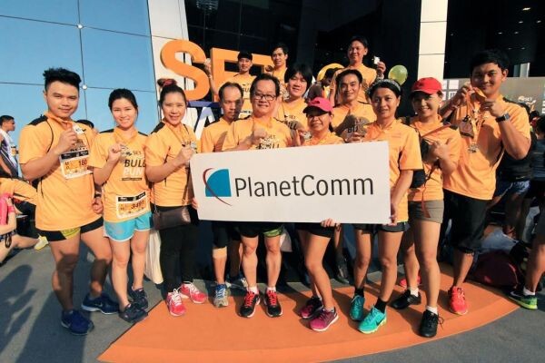 ภาพข่าว: แพลนเน็ตคอม ร่วมกิจกรรม “SET BULL RUN Mini Marathon”