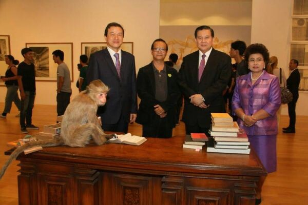 ภาพข่าว: พลเอก ธนะศักดิ์ ปฏิมาประกร รองนายกรัฐมนตรี เป็นประธานในพิธีเปิดนิทรรศการศิลปะไทยร่วมสมัย "ไทยเนตร"