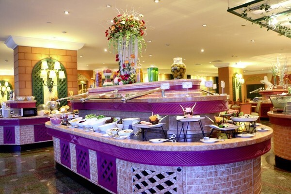 เทศกาลข้าวเหนียวมะม่วง ห้องอาหาร 92 คาเฟ่ โรงแรมโกลเด้นทิวลิป ซอฟเฟอริน กรุงเทพฯ