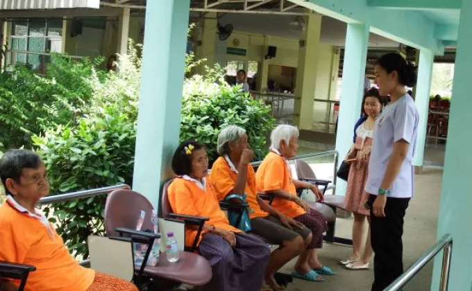 นศ.วิทยาลัยการแพทย์แผนไทย ลงพื้นที่ดูแลสุขภาพผู้สูงวัย
