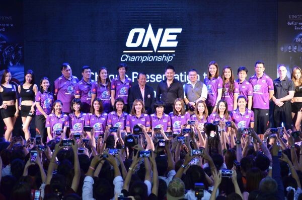 ONE Championship จัดงาน Official Face Off จับนักสู้ MMA 9 คู่ ปะทะหน้ากันครั้งแรก แสดงความพร้อมก่อนขึ้นเวทีจริงพร้อมมอบเงิน 1 ล้านบาท ให้กำลังใจนักกีฬาวอลเลย์บอลหญิงทีมชาติไทย