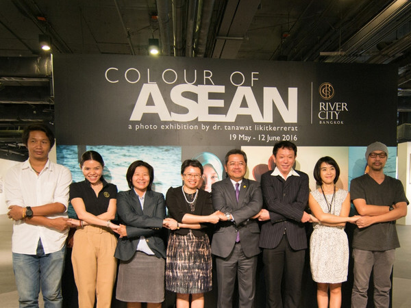 ภาพข่าว: เปิดนิทรรศการภาพถ่าย Colour of ASEAN