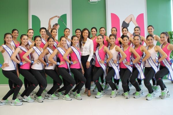 เหล่าสาวงาม 30 คนจากกองประกวด Miss Thailand World 2016 ร่วมกิจกรรมการออกกำลังกายที่ Absolute You สาขา บีไฮฟไลฟ์สไตล์มอลล์ เมืองทองธานี