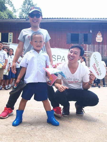 โอเอซิสสปาพาพนักงานจัดกิจกรรมเพื่อสังคม Giving Love in The Rain มอบความสุขให้แก่เด็กนักเรียนในท้องถิ่นทุรกันดาร