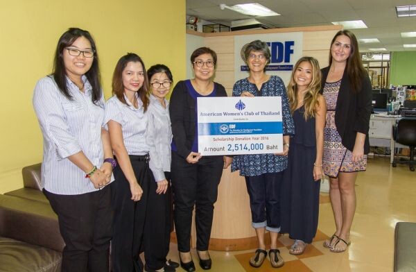 ภาพข่าว: สมาคมสตรีอเมริกันแห่งประเทศไทย ห่วงใยการศึกษามอบทุน 2,154,000 บาท ให้นักเรียนหญิงมัธยมปลาย ผ่านมูลนิธิ EDF