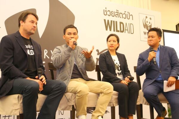 จา พนม โค้ช ซิโก้ และนักฟุตบอลทีมช้างศึก ชวนคนไทย “หยุดซื้องาช้าง”