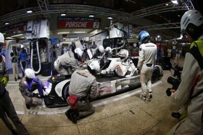 การแข่งขันอย่างดุเดือดจบลงด้วยชัยชนะครั้งที่ 18 ของปอร์เช่ในรายการ Le Mans