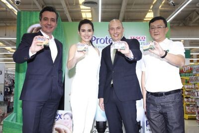 ภาพข่าว: “เปิดตัว  ผลิตภัณฑ์ Protex Thai Therapy (โพรเทคส์ ไทย เทอราพี)”  ผลิตภัณฑ์ใหม่สบู่สมุนไพร สบู่คุณค่าจากธรรมชาติและวิตามิน C&E