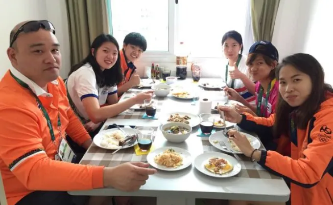 'น้องเมย์'นำแบตมินตันไทยชุดโอลิมปิกยกทีมหม่ำข้าว'ไทยเฮ้าส์'