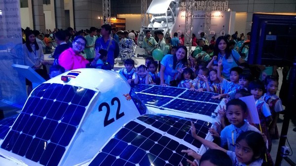 วิทยาลัยเทคโนโลยีสยาม โชว์รถพลังงานแสงอาทิตย์ STC-1 เทคโนโลยีเพื่อสิ่งแวดล้อมฝีมือคนไทย ในงานมหกรรมวิทยาศาสตร์ฯ 2559