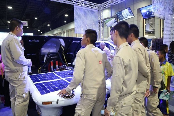 วิทยาลัยเทคโนโลยีสยาม โชว์รถพลังงานแสงอาทิตย์ STC-1 เทคโนโลยีเพื่อสิ่งแวดล้อมฝีมือคนไทย ในงานมหกรรมวิทยาศาสตร์ฯ 2559
