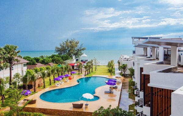 โปรโมชั่นวันธรรมดาน่าเที่ยว กับเมืองต้องห้ามพลาด โรงแรม เซนต์ โทรเปซ บีช รีสอร์ท จ.จันทบุรี (Saint Tropez Beach Resort Hotel)