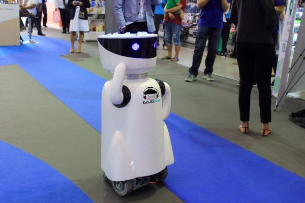 กรั๊บบอต (GRUBBOT) หุ่นยนต์จอมช้อป...คู่คิดชีวิตยุคไทยแลนด์ 4.0คว้ารางวัลชนะเลิศ ในงานวันนักประดิษฐ์ ปี 2559 ของ วช.