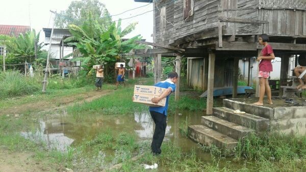 ไปรษณีย์ไทยดิสทริบิวชั่น จับมือ องค์การเภสัชกรรม เร่งจัดส่งน้ำยาล้างไตถึงบ้านผู้ป่วยพื้นที่น้ำท่วม 7 จังหวัด