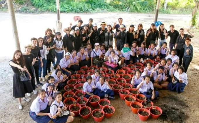 ภาพข่าว: เคทีซีจัดกิจกรรม “เคทีซีส่งภาษามือชวนน้องตามรอยพระบิดาแห่งการวิจัยและพัฒนาข้าวไทย”