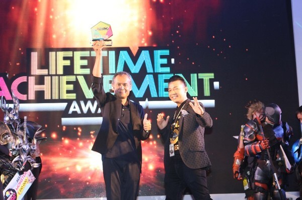 ภาพข่าว: ขวัญใจคอการ์ตูน “น้าต๋อย เซมเบ้” รับรางวัล “Lifetime Achievement Award” ในงาน THAILAND GAME SHOW BIG FESTIVAL 2016