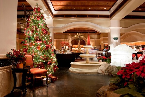 ฉลองวันคริสต์มาส อีฟ และวันคริสต์มาส ณ โรงแรมแกรนด์ ไฮแอท เอราวัณ กรุงเทพฯ