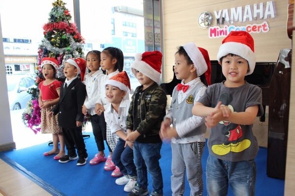 ฉลองคริสต์มาสและปีใหม่ เทศกาลความสุขแห่งดนตรีเยาวชนเมืองสุพรรณบุรี