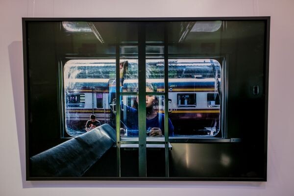 นิทรรศการภาพถ่ายศิลปะ “Platform 10” โดย แรมมี่ นารูลา ณ เอส แกลเลอรี (S Gallery) โรงแรมโซฟิเทล กรุงเทพ สุขุมวิท