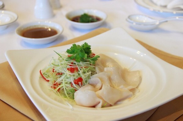 “อร่อยหอยสังข์” ที่ ห้องอาหารจีน หลงฟ่ง โรงแรมสวิสโฮเต็ล เลอ คองคอร์ด กรุงเทพฯ