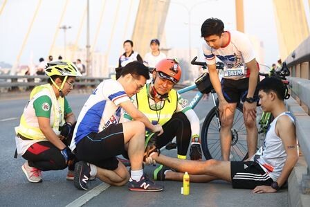 นักวิ่ง 60 ประเทศทั่วโลกร่วมงาน วิ่งมาราธอนนานาชาติ BDMS Bangkok Marathon 2016 วิ่งด้วยความอุ่นใจไปพร้อมทีมแพทย์และพยาบาล BDMS Medical Team 300 คน และ AED Volunteer Bike 14 คัน ช่วยเหลือนักวิ่งตลอดเส้นทาง