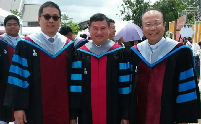 ภาพข่าว: ดร.หิมาลัย เข้ารับพระราชทานปรัชญาดุษฎีบัณฑิต