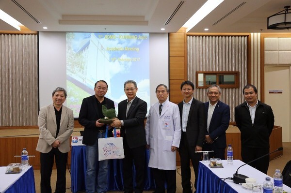 ภาพข่าว: โรงพยาบาลกรุงเทพเชียงใหม่ให้การต้อนรับ Prof. Li Yaxiong จากผูอำนวยการโรงพยาบาลคุณหมิง