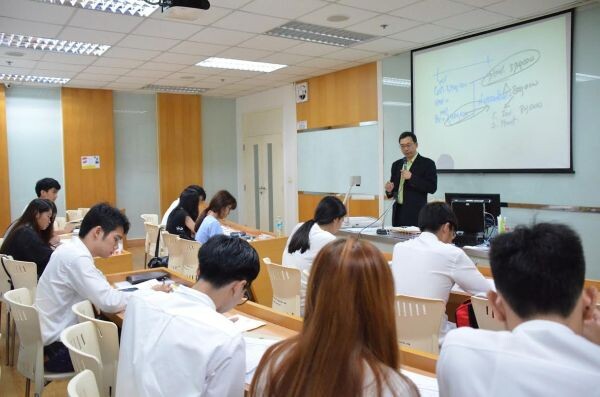 มธ. ปลื้มผงาดมหาวิทยาลัยเบอร์ 1 ด้านธุรกิจในไทย เทียบชั้นมาตรฐานมหาวิทยาลัยชั้นนำของโลก หลังคว้ามาตรฐาน AACSB รับรองหลักสูตรด้านบริหารธุรกิจ ตรี โท เอก จากสถาบันระดับโลก